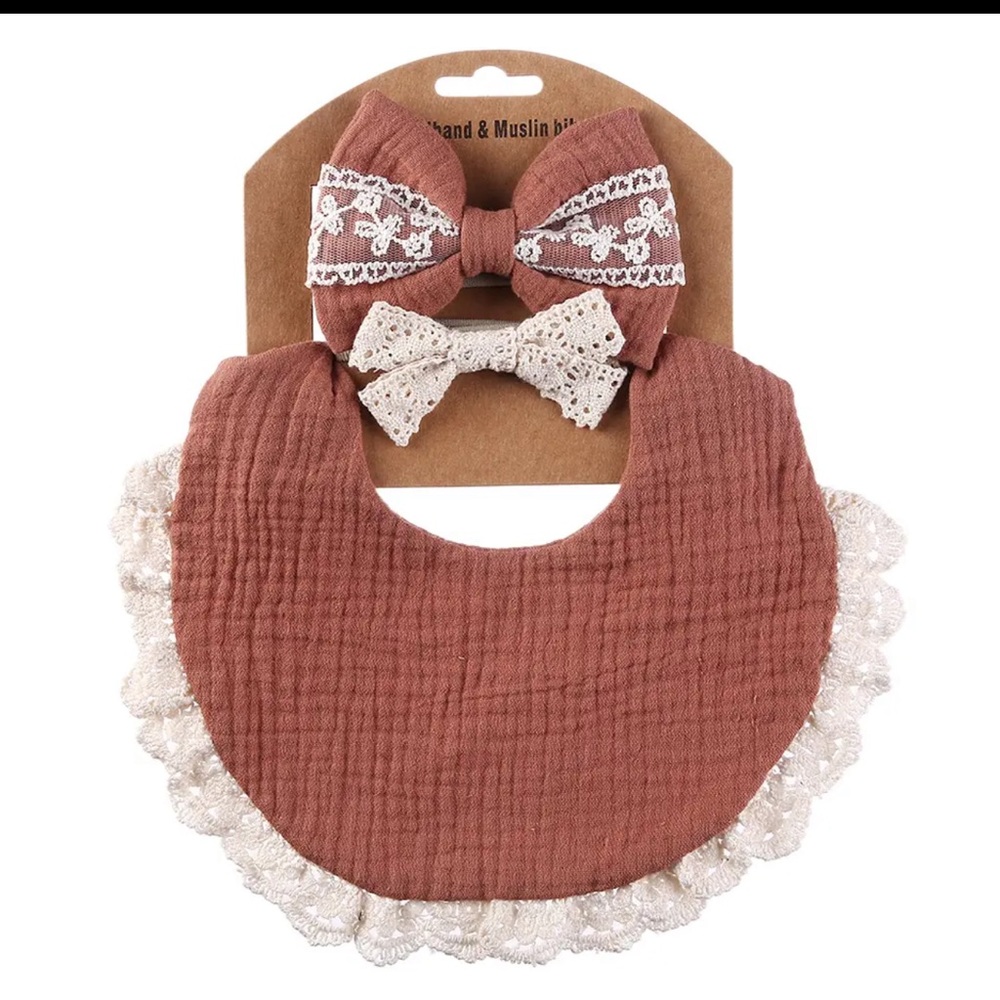 #5 BROWN MUSLIN COTTON BIB & HEADBANDS INFANT SET